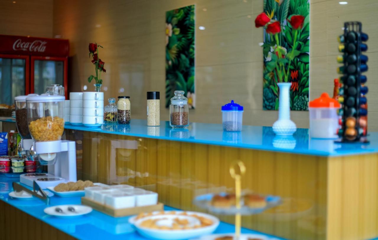 Lark Hotel Dar es Salaam Zewnętrze zdjęcie
