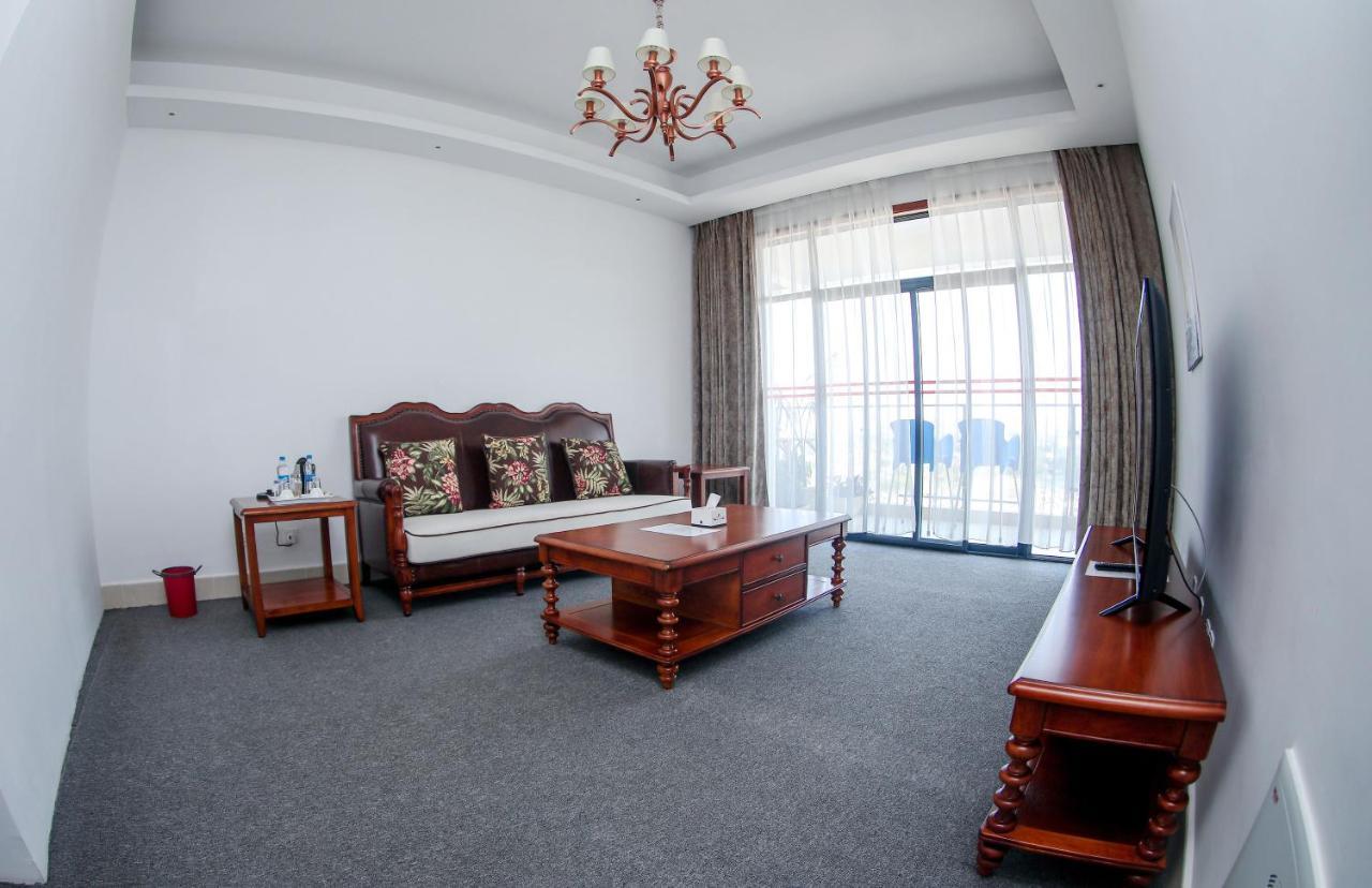 Lark Hotel Dar es Salaam Zewnętrze zdjęcie