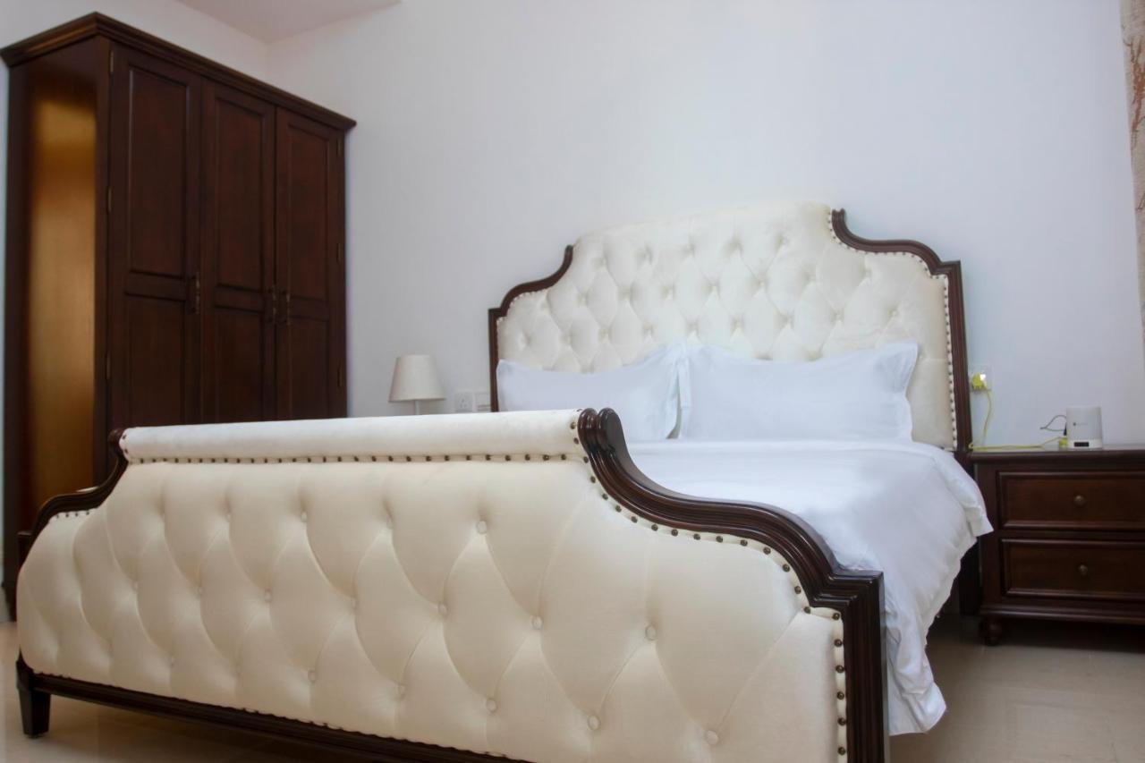 Lark Hotel Dar es Salaam Zewnętrze zdjęcie