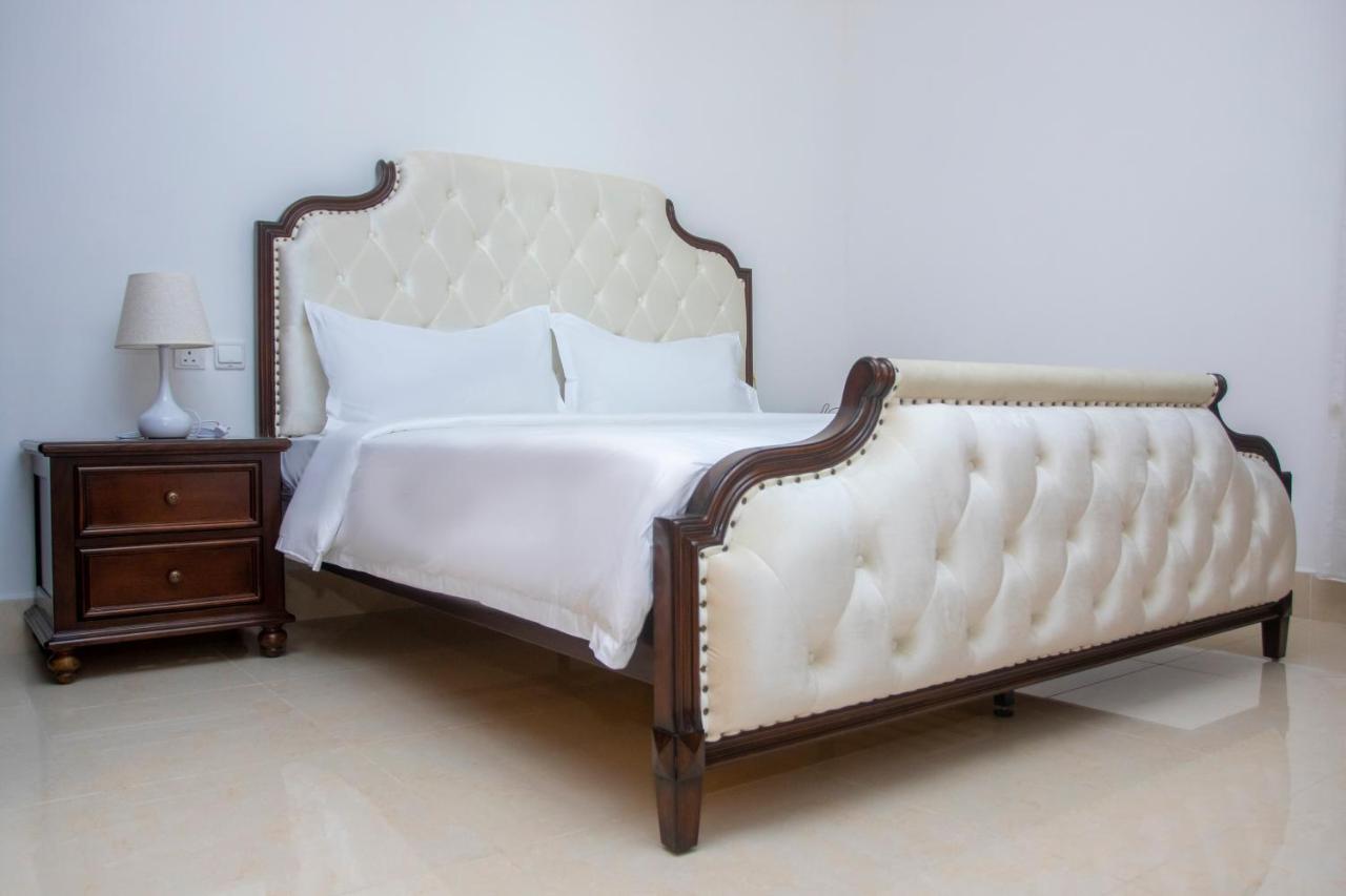 Lark Hotel Dar es Salaam Zewnętrze zdjęcie