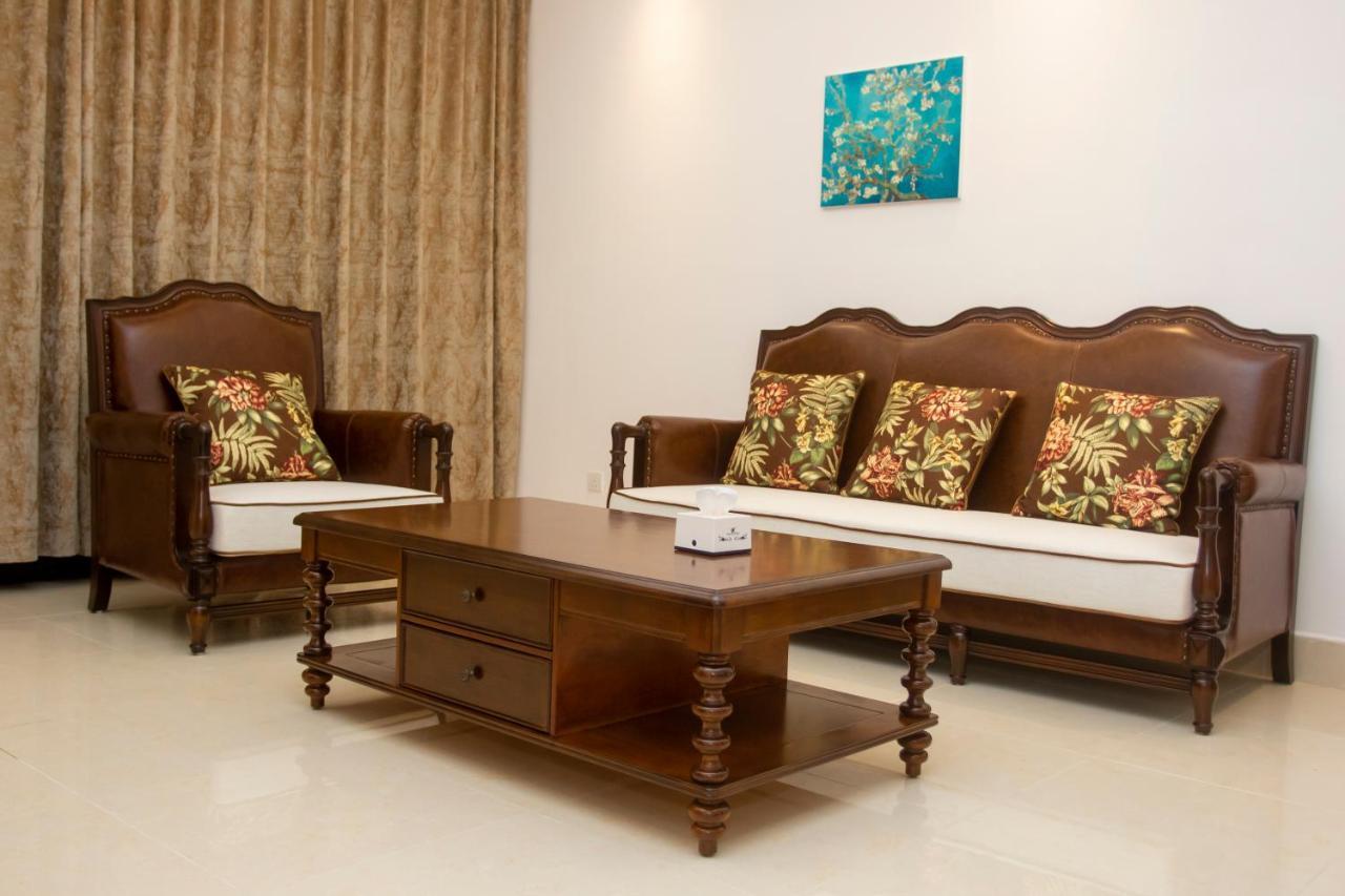 Lark Hotel Dar es Salaam Zewnętrze zdjęcie