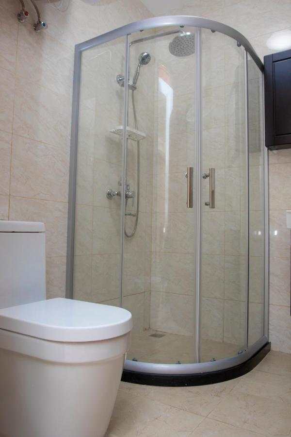 Lark Hotel Dar es Salaam Zewnętrze zdjęcie