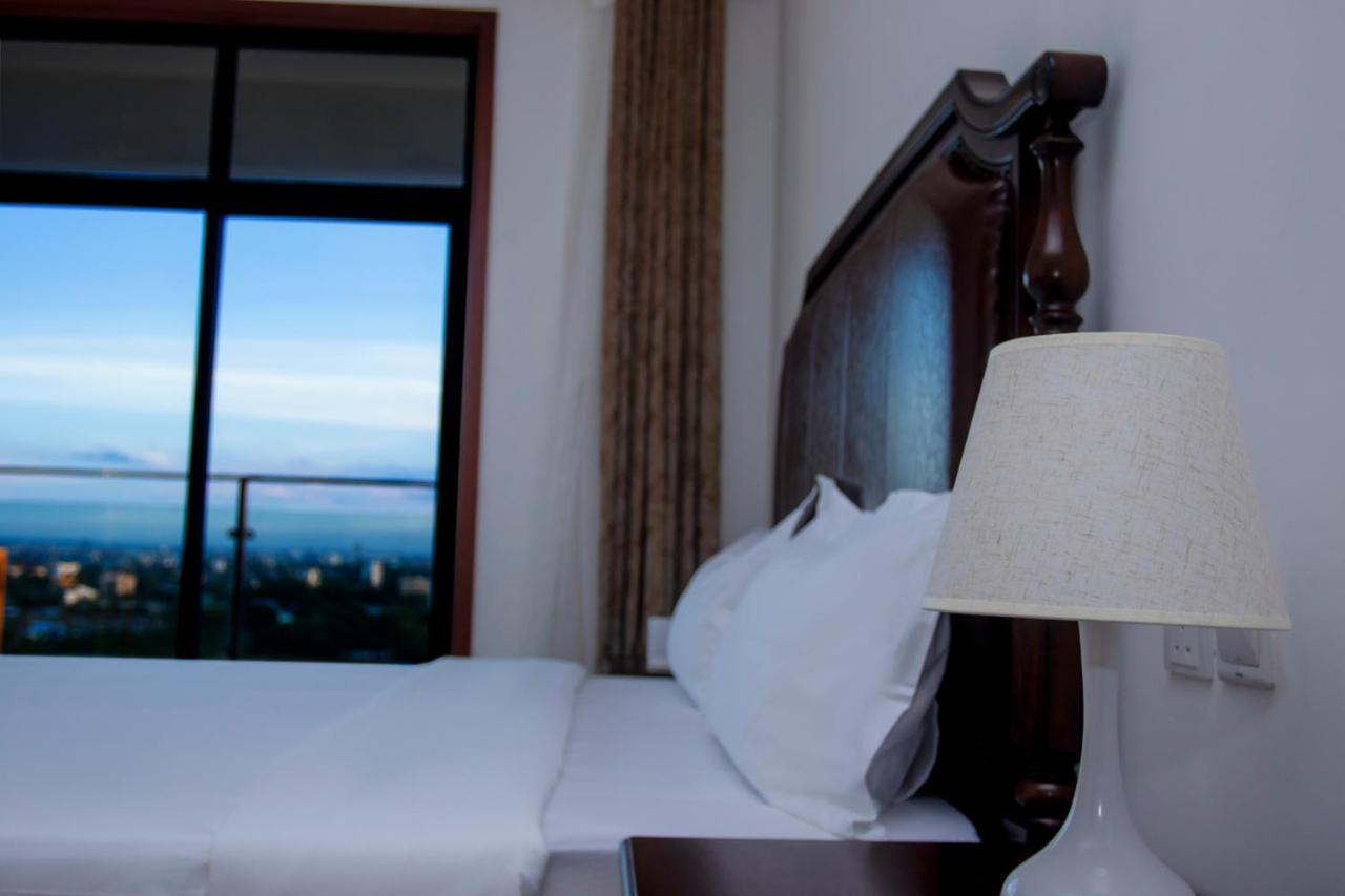 Lark Hotel Dar es Salaam Zewnętrze zdjęcie