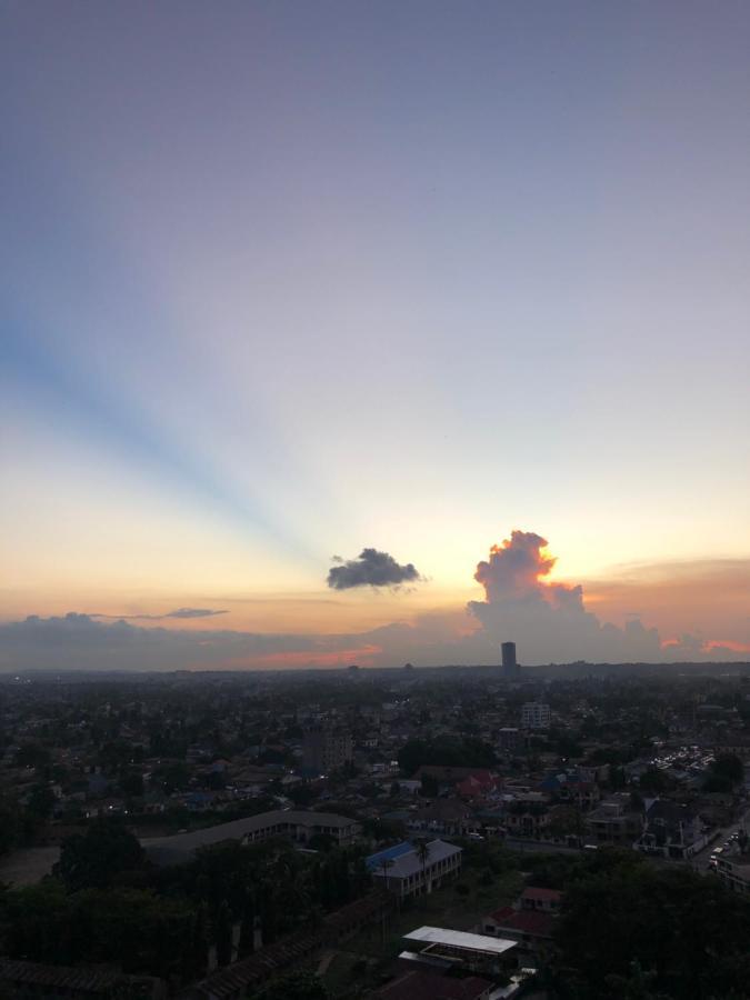 Lark Hotel Dar es Salaam Zewnętrze zdjęcie